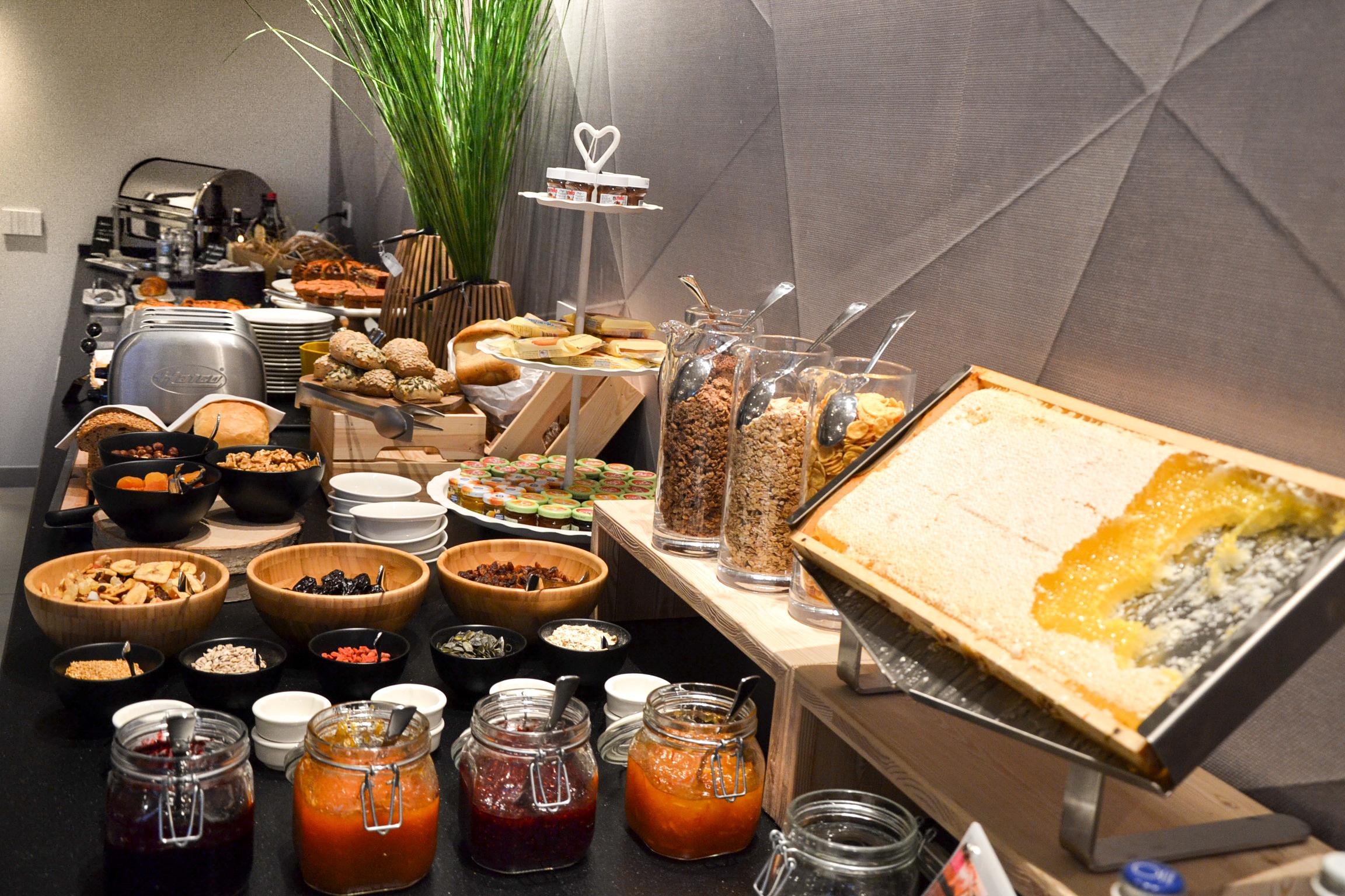 Be Place Adult Friendly Hotel Тренто Экстерьер фото