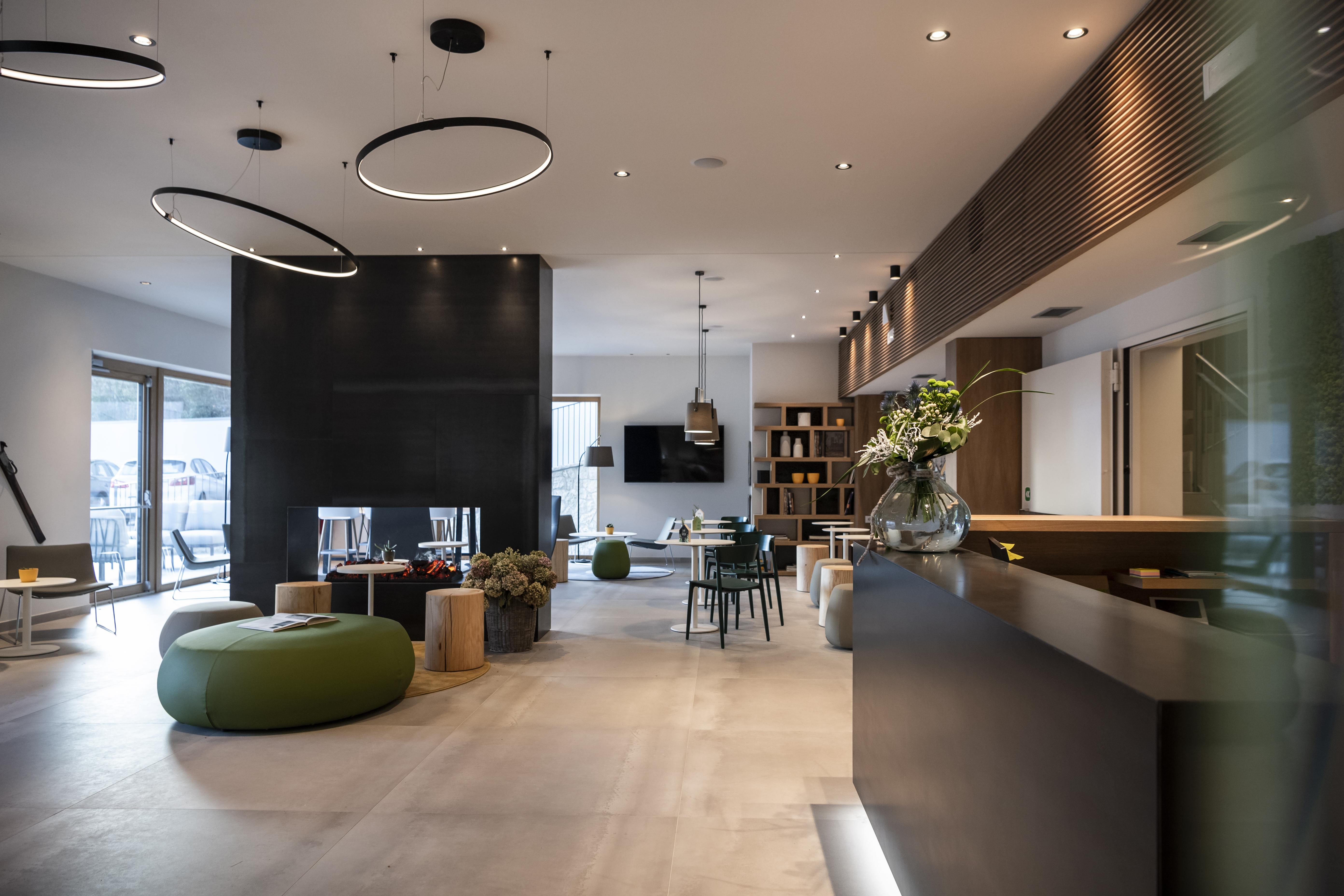 Be Place Adult Friendly Hotel Тренто Экстерьер фото