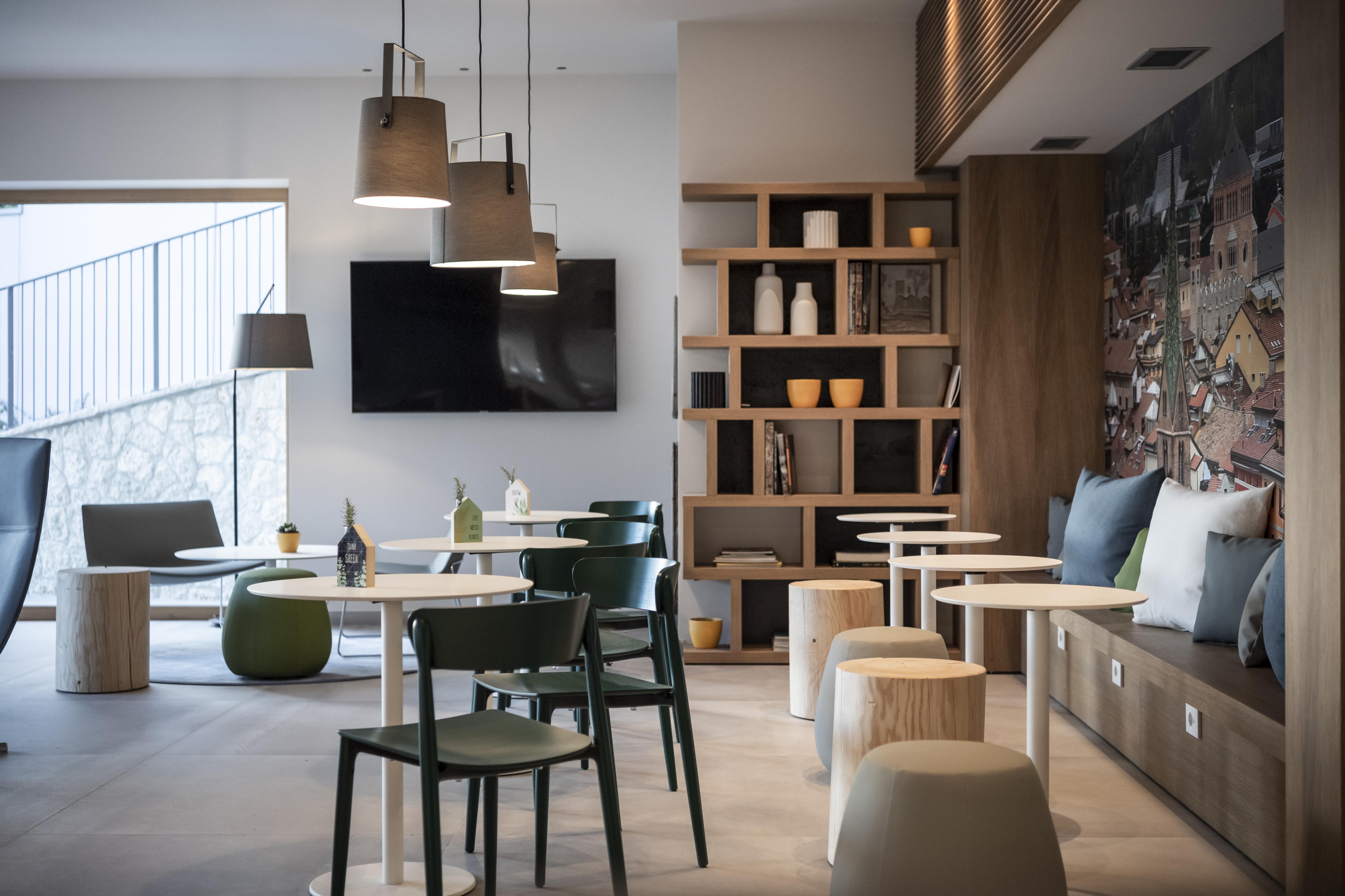 Be Place Adult Friendly Hotel Тренто Экстерьер фото