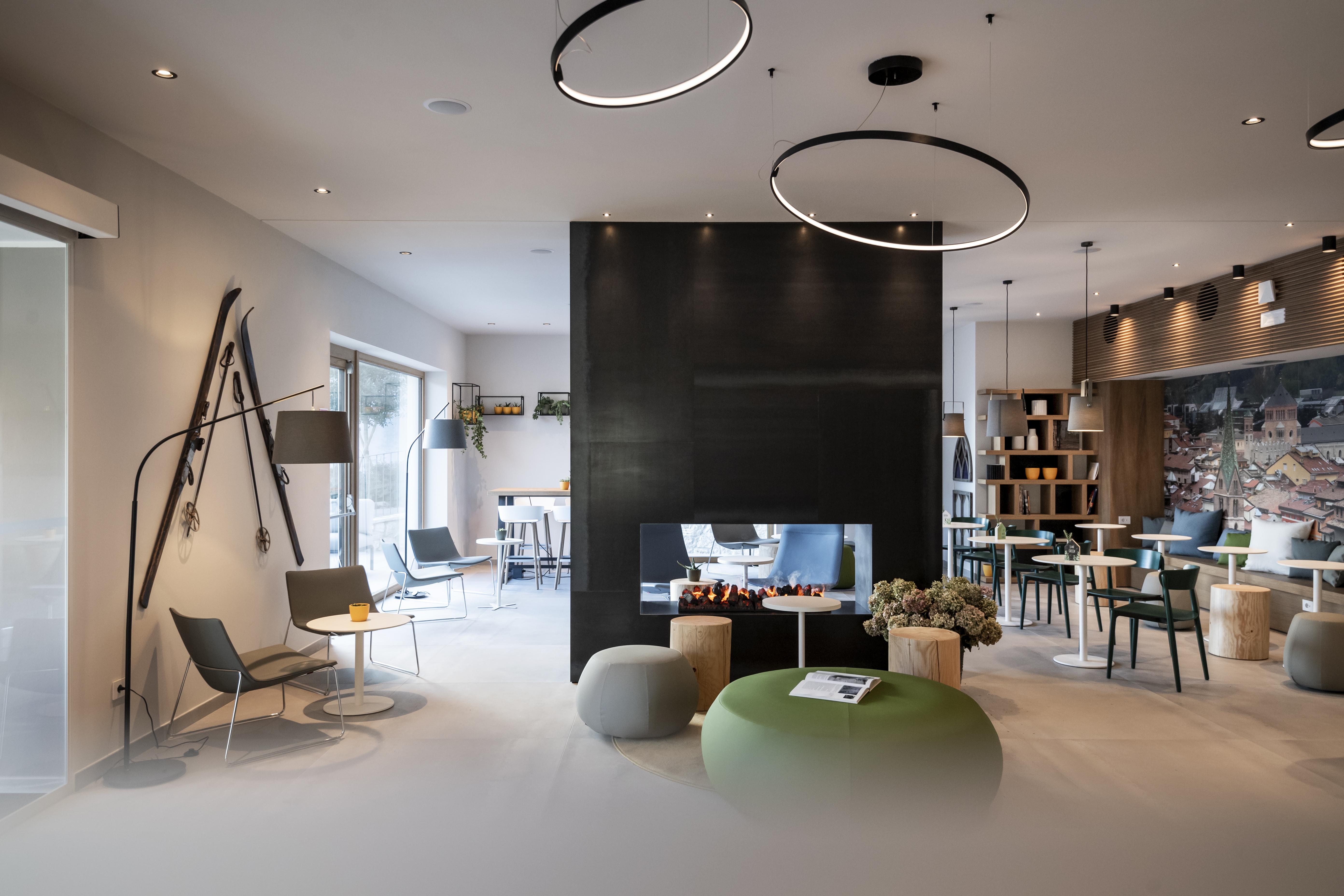 Be Place Adult Friendly Hotel Тренто Экстерьер фото